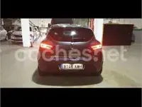 Usado Renault Clio IV Zen 90 CV (66 kW) 2018 Gris / plata Berlina