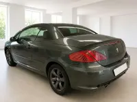 Usado Peugeot 307 CC 140 CV (102 kW) 2006 Gris Descapotable