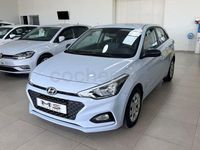 Usado Hyundai i20 75 CV (55 kW) 2019 Gris / plata Utilitario