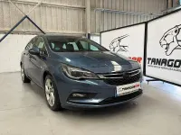 Usado Opel Astra Excellence 136 CV (100 kW) 2017 Azul Familiar