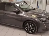 Usado Peugeot 208 Allure 102 CV (75 kW) 2020 Gris Utilitario
