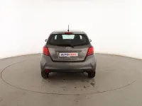 Usado Toyota Yaris Active 100 CV (73 kW) 2016 Gris Berlina