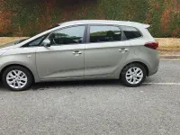 Usado Kia Carens 115 CV (84 kW) 2017 Verde Monovolumen
