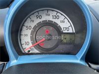 Usado Peugeot 107 68 CV (50 kW) 2008 Negro Utilitario