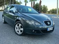 Usado Seat Leon Sport 102 CV (75 kW) 2005 Gris / plata Utilitario
