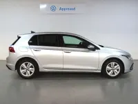 Usado VW Golf VIII Life 116 CV (85 kW) 2021 Plateado Utilitario