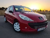 Usado Peugeot 206+ 70 CV (51 kW) 2012 Rojo Utilitario