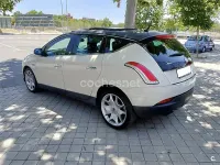 Usado Lancia Delta 190 CV (139 kW) 2009 Beige Utilitario