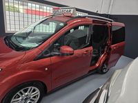Usado Ford Tourneo Courier Ambiente 100 CV (73 kW) 2017 Granate Monovolumen