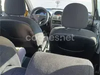 Usado Peugeot 206 70 CV (51 kW) 2006 Amarillo Berlina