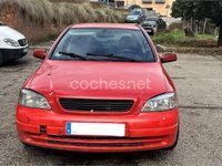 Usado Opel Astra Edition 100 CV (73 kW) 2004 Rojo Berlina