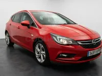 Usado Opel Astra Dynamic 125 CV (91 kW) 2018 Rojo Berlina