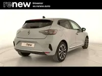 Usado Renault Clio Techno 101 CV (74 kW) 2025 Gris Utilitario