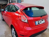 Usado Ford Fiesta Trend 82 CV (60 kW) 2016 Rojo Berlina