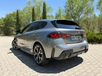 Usado BMW 120 Comfort Edition 163 CV (119 kW) 2025 Gris / plata Utilitario