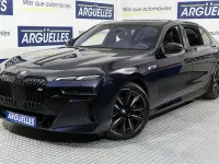 Usado BMW M760e 571 CV (419 kW) 2023 Negro Berlina