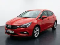 Usado Opel Astra Dynamic 125 CV (91 kW) 2018 Rojo Berlina