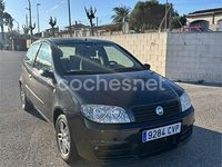 Usado Fiat Punto Dynamic 70 CV (51 kW) 2004 Negro Utilitario