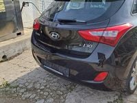 Usado Hyundai i30 GO! 100 CV (73 kW) 2015 Negro