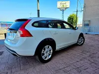 Usado Volvo V60 CC Kinetic 150 CV (110 kW) 2017 Blanco Familiar