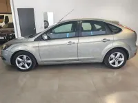 Usado Ford Focus Titanium 109 CV (80 kW) 2010 Beige Berlina