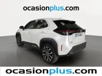 Usado Toyota Yaris Hybrid Active 116 CV (85 kW) 2022 Blanco SUV