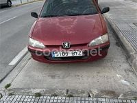 Usado Peugeot 106 60 CV (44 kW) 2002 Rojo Utilitario