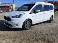 Usado Ford Tourneo Titanium 100 CV (73 kW) 2021 Blanco Monovolumen