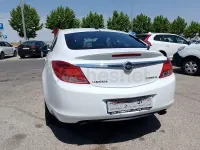 Usado Opel Insignia Cosmo 220 CV (161 kW) 2011 Blanco Berlina