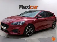 Usado Ford Focus ST-Line 125 CV (91 kW) 2018 Rojo Utilitario