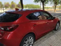 Usado Mazda 3 Comfort 105 CV (77 kW) 2016 Rojo Utilitario