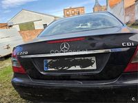 Käytetty Mercedes E220 Avantgarde 150 HP (110 kW) 2007 Musta Sedan