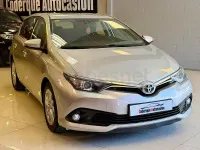 Usado Toyota Auris Active 90 CV (66 kW) 2016 Gris / plata Berlina
