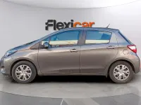 Usado Toyota Yaris Hybrid Business Edition 116 CV (85 kW) 2020 Gris Berlina