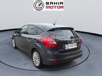 Usado Ford Focus Trend 125 CV (91 kW) 2012 Gris / plata Berlina