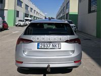 Usado Skoda Octavia Ambition 150 CV (110 kW) 2020 Gris / plata Familiar