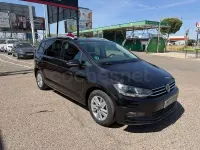 Usado VW Touran Advance 150 CV (110 kW) 2022 Negro Monovolumen