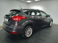 Usado Ford Focus Titanium 126 CV (92 kW) 2018 Gris Berlina