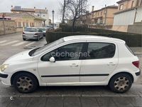 Usado Peugeot 307 90 CV (66 kW) 2003 Blanco Berlina