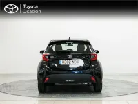 Usado Toyota Yaris Active 116 CV (85 kW) 2025 Negro Utilitario