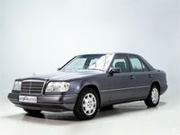 Usado Mercedes E320 220 CV (161 kW) 1995 Gris Berlina
