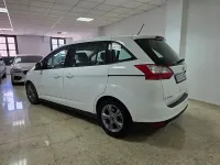 Usado Ford Grand C-Max Trend 120 CV (88 kW) 2017 Blanco Monovolumen