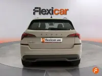 Usado Skoda Kamiq Active 110 CV (80 kW) 2023 Blanco SUV