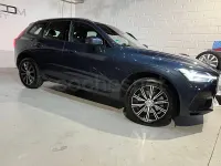 Usado Volvo XC60 Momentum 250 CV (183 kW) 2018 Azul SUV