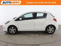 Usado Toyota Yaris Hybrid Active 100 CV (73 kW) 2016 Blanco Berlina