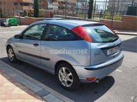 Begagnad Ford Focus Trend 100 HK (73 kW) 2004 Blå Sedan