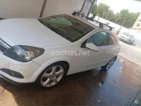 Usado Opel Astra GTC Sport 105 CV (77 kW) 2006 Blanco Berlina