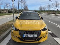 Usado Peugeot 208 GT-line 130 CV (95 kW) 2020 Amarillo Utilitario