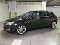 Usado Opel Astra Cosmo 125 CV (91 kW) 2010 Negro