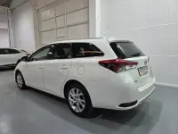 Usado Toyota Auris Business Edition 90 CV (66 kW) 2016 Blanco Familiar